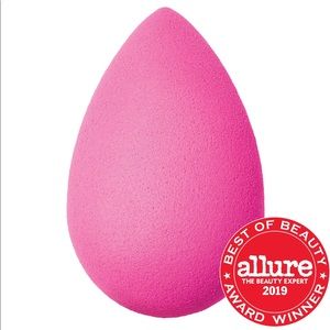 2 BRAND NEW BEAUTY BLENDERS 😍😍